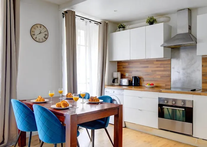 Bnbnova - Eiffel Tower & Champ De Mars * Paříž