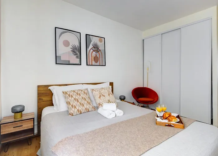 Bnbnova - Eiffel Tower & Champ De Mars *